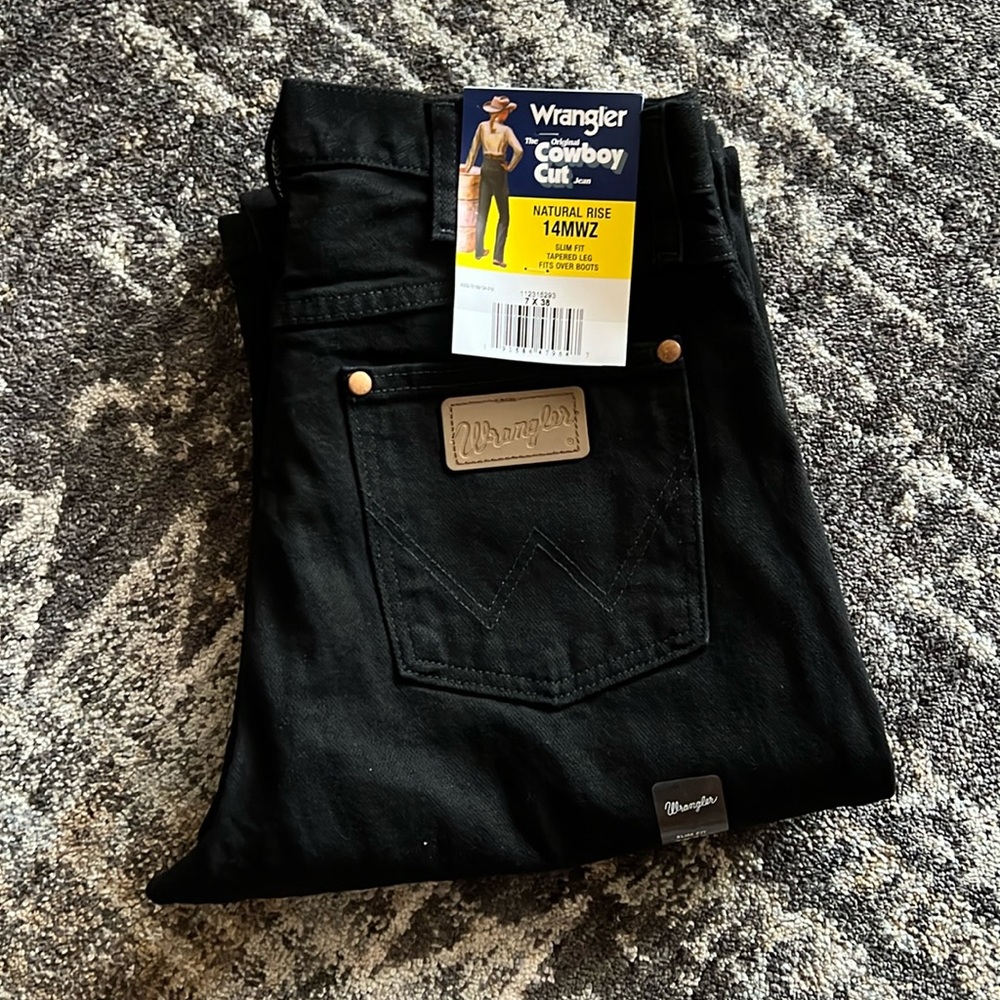 NWT Wrangler women’s 14MWZ 7x38 black